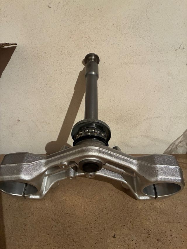 Espigão Forqueta Inferior BMW G310R G310GS