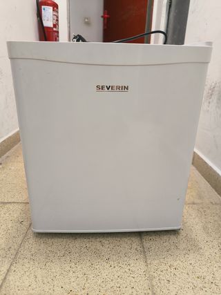 Mini nevera 43L - Frigorífico pequeño