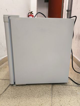 Mini nevera 43L - Frigorífico pequeño