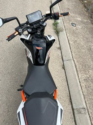 KTM Duke 125