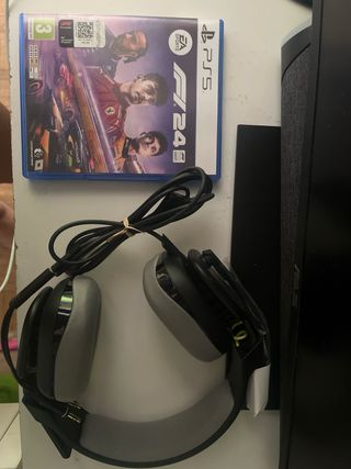 Volante Logitech PS5 + juego  + cascos