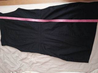 Vestido negro entallado