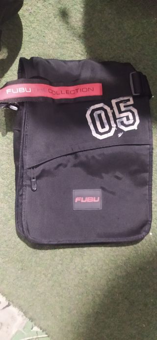 ❤ Bolso FUBU vintage negro y rojo