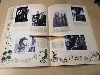 ALBUM CROMOS BEATLES CABALLEROS POPULARIDAD. LEER