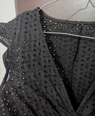 Vestido negro de encaje