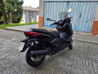 Yamaha XMAX 125 - Scooter Negro