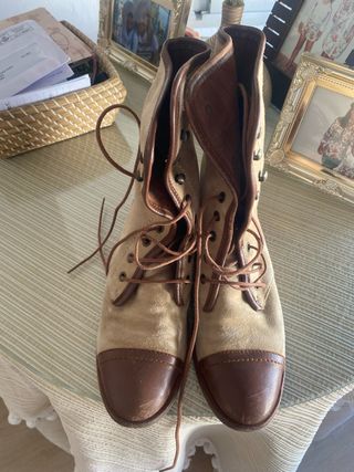 Botas Carolina Herrera beige-marrón