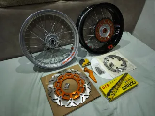 Se rifa 10€ el número. Kit Supermotard Excel Takas