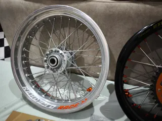 Se rifa 10€ el número. Kit Supermotard Excel Takas