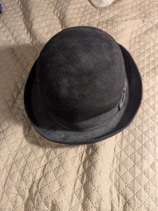 Bombín negro - Sombrero
Comprado en Francia.