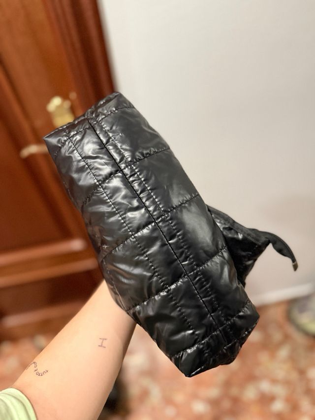 Bolso tote acolchado negro