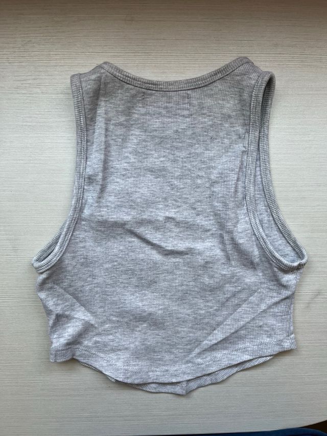 Top Bershka Gris