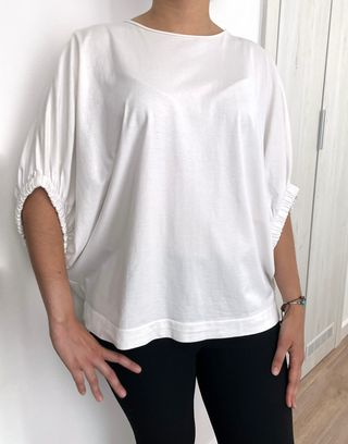 Blusa Blanca con Mangas Fruncidas || S-M (36-38)