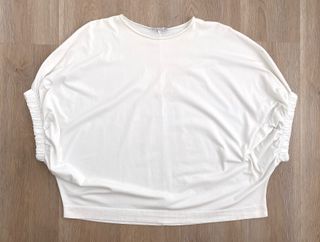 Blusa Blanca con Mangas Fruncidas || S-M (36-38)