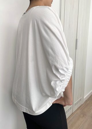 Blusa Blanca con Mangas Fruncidas || S-M (36-38)