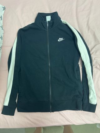 Sudadera Nike c/rayas blancas