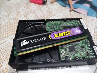 2 Discos Duros + RAM Corsair DDR2