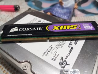2 Discos Duros + RAM Corsair DDR2
