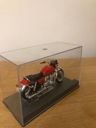 YAMAHA XS ELEVEN. ESCALA 1:24.
