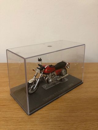 YAMAHA XS ELEVEN. ESCALA 1:24.