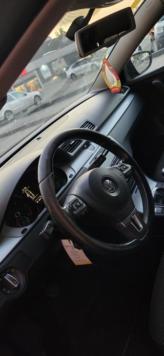 Volkswagen Passat 2011