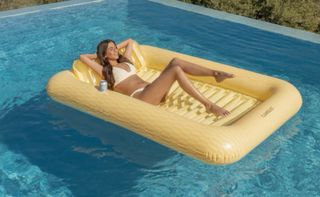 Tumbona inflable FLAMINGUEO gigante