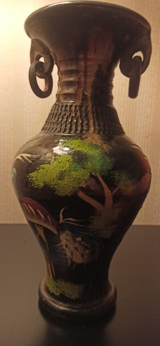 Jarrón cerámico rojo y negro