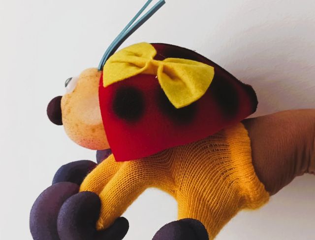 Marioneta mariquita artesanal