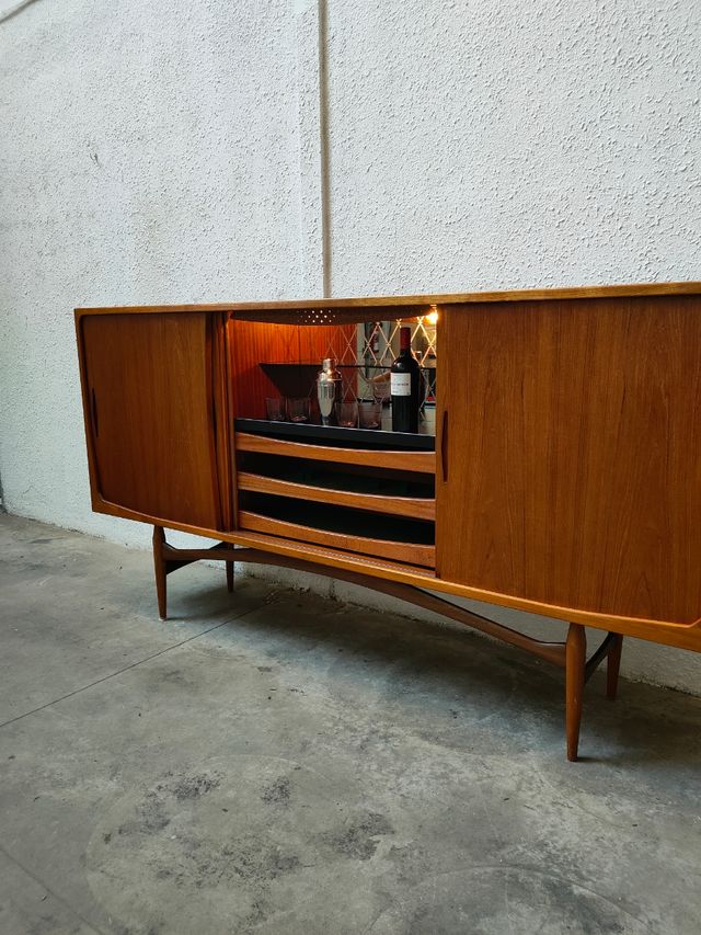 APARADOR AERTHOJ JENSEN & MOLHOLM MID CENTURY