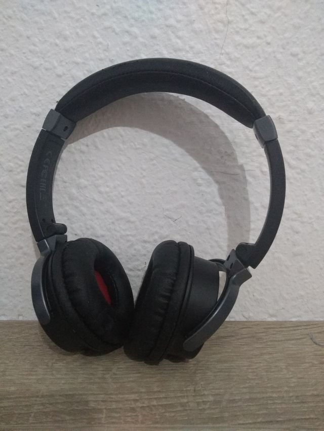 Auriculares La Voz - negros y grises
Con bluetooth