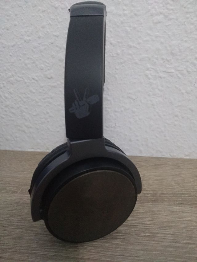 Auriculares La Voz - negros y grises
Con bluetooth