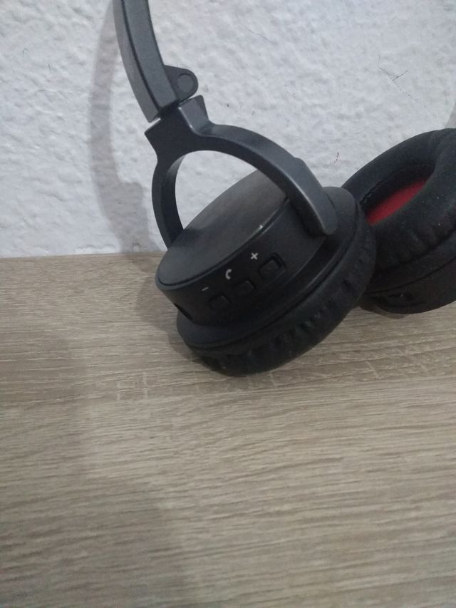 Auriculares La Voz - negros y grises
Con bluetooth