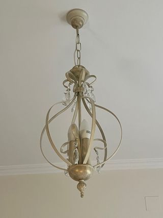 Lámpara de firja beige y cristal