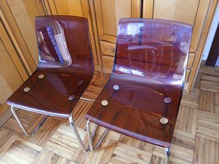 2 Sillas transparentes marrones