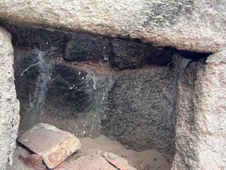 Antico forno in pietra