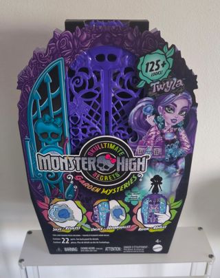Muñeca Monster High Twyla skulltimate secrets gard