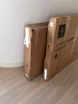 Cómoda Stokke bebé blanca