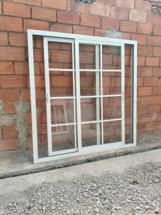 Puerta de aluminio corredera