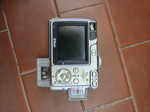 Nikon Coolpix 5900 - 5.1MP