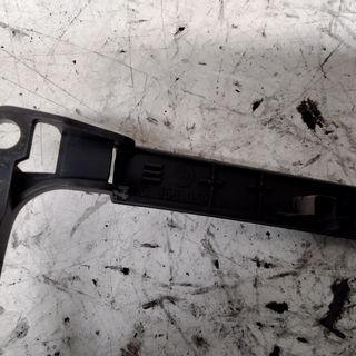 EMBELLECEDOR CENTRAL VOLKSWAGEN GOLF V 2004