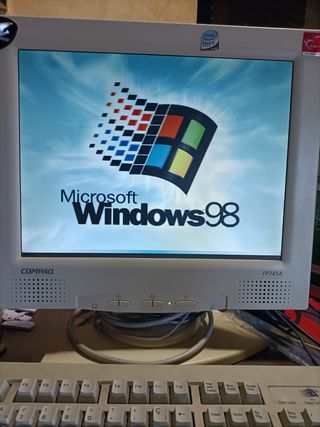 Fujitsu Siemens-600xs PC Windows 95/98/ MS DOS