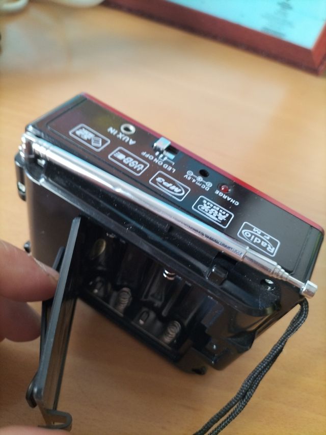 Radio WAXIBA XB-221U - Roja