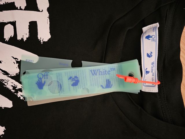 Camiseta Off-White negra