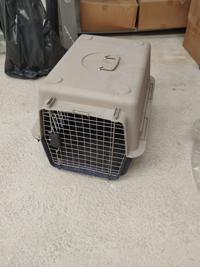 Jaula transporte mascotas beige
