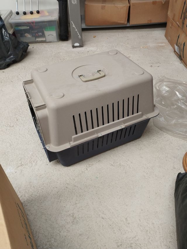 Jaula transporte mascotas beige