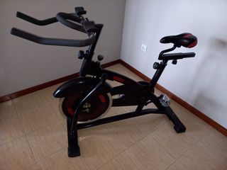Bicicleta estática fitness