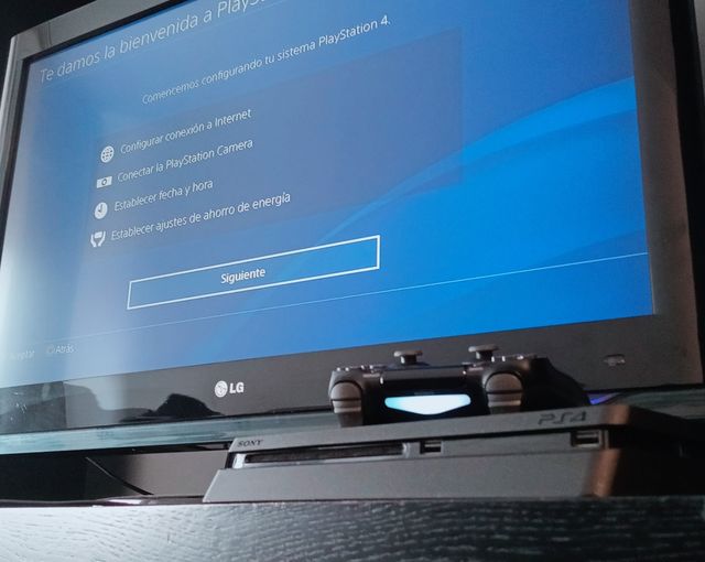 PS4 Slim 1TB + juegos físicos + mando ps4 original