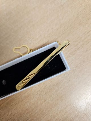 Sujeta Corbatas chapado en oro