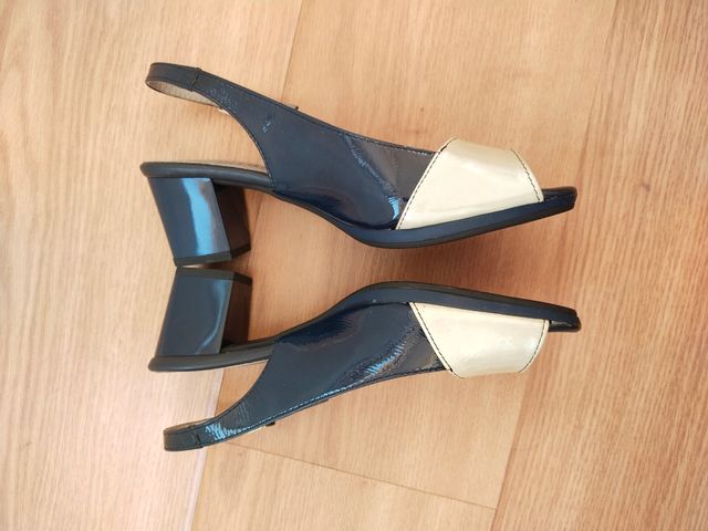 Sandalias Pitillos beige-azul, talla 38