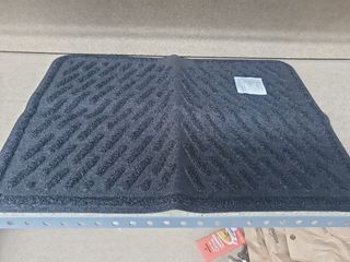 Alfombra para arenero de Gato Negra 58x43